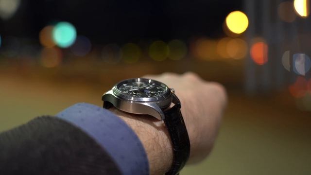 Adventure on Your Wrist: The IWC Pilot Chronograph смотреть онлайн