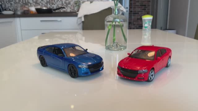 Обзор моделей Dodge Charger в масштабе 1:24 от Welly и Motormax смотреть онлайн