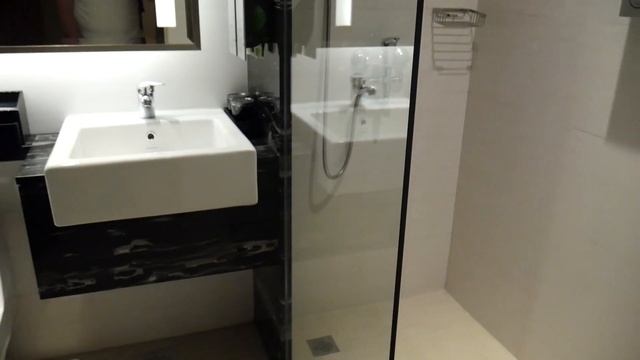 Transit Hotel at Singapore Changi Airport - Ambassador Transit Hotel смотреть онлайн
