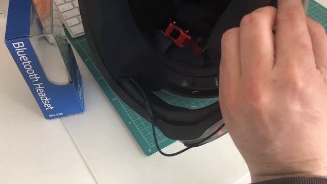 Moto helmet Bluetooth headset installation How-To смотреть онлайн