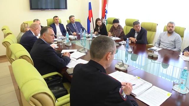 Законодательное Собрание Новосибирской области расмотрело Вопрос безопасности на дорогах 03.12.2023 смотреть онлайн