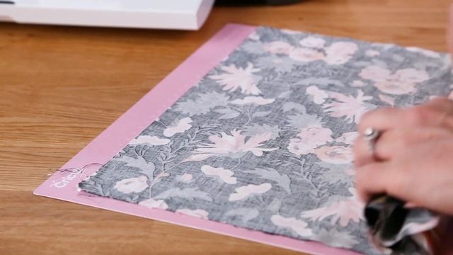 Using fabric with Cricut Maker | Cricut™ смотреть онлайн