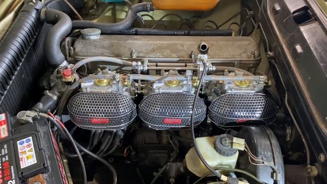 BMW E21 320/6 mit Webervergasern смотреть онлайн
