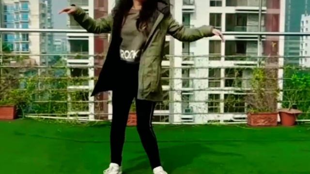 LAMBORGHINI SONG DANCE | EASY DANCE STEPS | FOR BEGINNERS | CHOREOGRAPHED | BY | KANIKA KAUSHIK смотреть онлайн