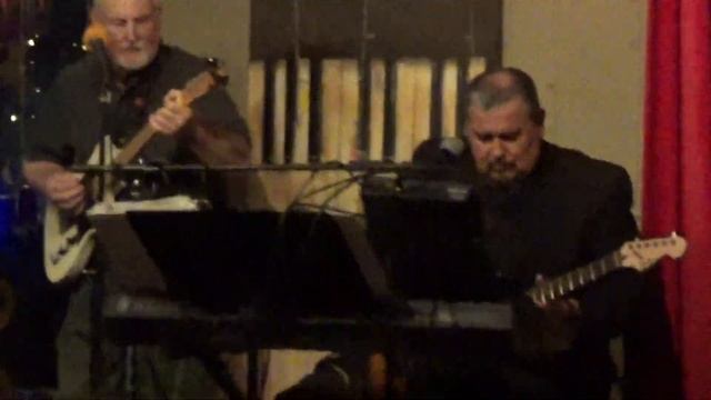 EQ Band the game of love (cover) Whirlows gig смотреть онлайн