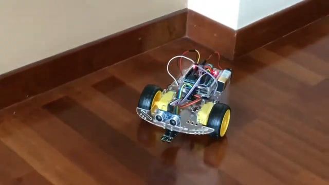 Anti-collision Smart Car with Arduino смотреть онлайн
