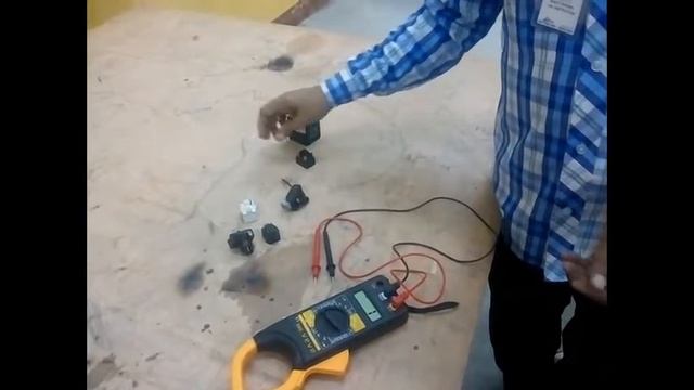 Rellay test with multimeterBy Santi Ghosh смотреть онлайн