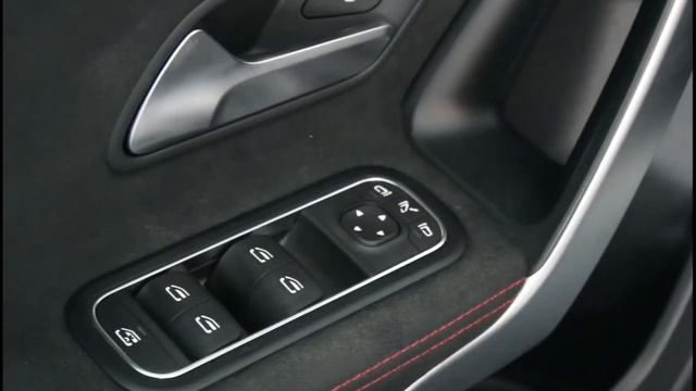 Mercedes Classe A 180 D AMG Auto 2018 смотреть онлайн