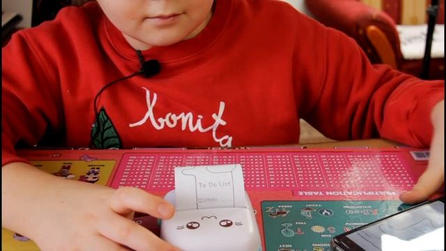 Drukarka etykiet w kształcie kotka. drukowanie z telefonu przez bluetooth. Test drukarki opinia смотреть онлайн
