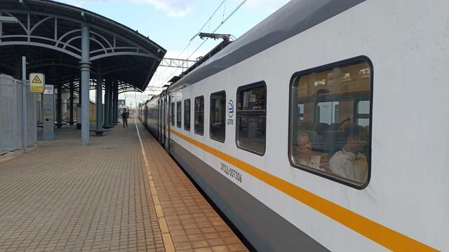 Электропоезд ЭП2Д-0073 N°6394/6393 сообщением Волоколамск-Серпухов на станции Москворечье (D2) смотреть онлайн