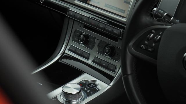 Jaguar XF D V6 S PORTFOLIO - 2014 смотреть онлайн