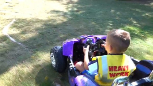 The wheel fell off on Bmw M5 - Dima helps to fix the wheel