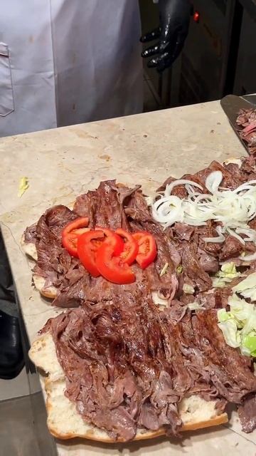 Ekmek Arası Et Döner Gibisi Yok !