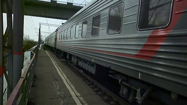 Электровоз ЭП2К-122 с поездом №124В Белгород — Новосибирск смотреть онлайн