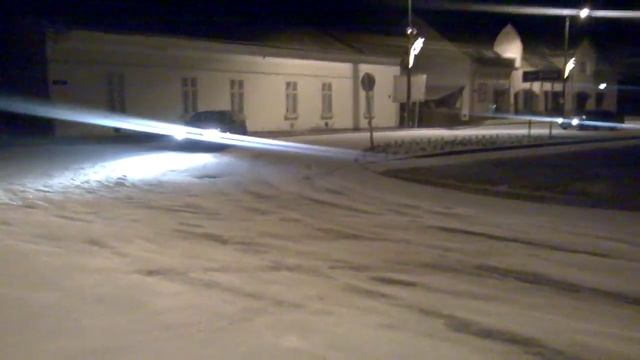 BMW 325 TDS crazy drift ónoseső után with two haver :D :D смотреть онлайн