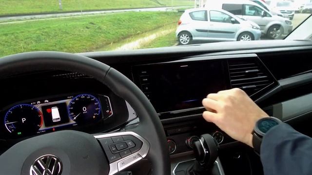 Bewonder de Transporter 6.1 van Volkswagen Bedrijfswagens | Auto Hoogenboom смотреть онлайн