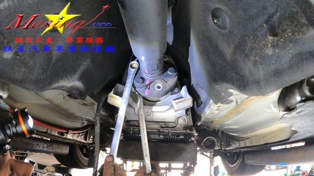 How to removal torque converter oil seal leaking BMW 650Ci E63 4.8l 2003~2010 N62TUB48 6HP26 p.1 смотреть онлайн