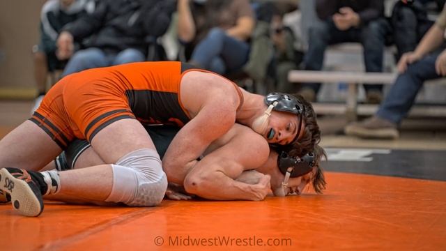 152 – Brennan Skoda {G} of Glen Ellyn Glenbard West IL vs. Cael Miller {R} of Washington IL смотреть онлайн