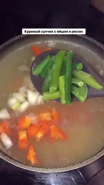Куриный суп с яйцом и рисом/Chicken soup with egg and rice смотреть онлайн