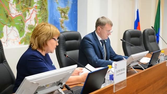 Обращения своих коллег из других регионов рассмотрят депутаты Закдумы Хабаровского края смотреть онлайн