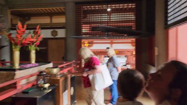 Великолепный буддистский храм Бёдо-ин (Byodo-In Temple) на Гавайях смотреть онлайн