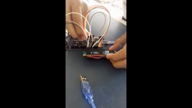 kompas digital menggunakan sensor HMC 588L смотреть онлайн