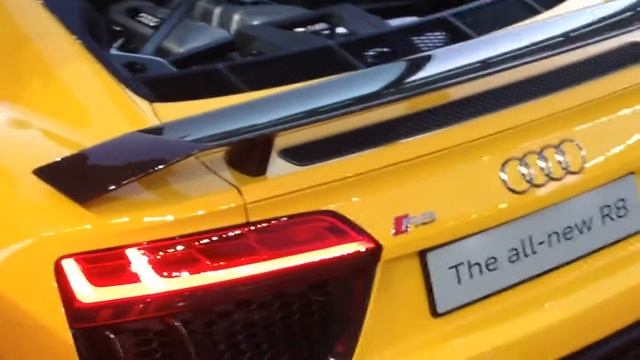 The Audi R8, yellow смотреть онлайн