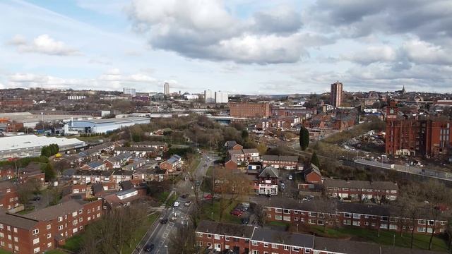 DJI Mavic Mini 2nd test flight 150 ft above Chadderton, Oldham смотреть онлайн