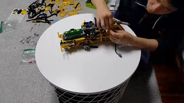 LEGO TECHNIC 42030 смотреть онлайн