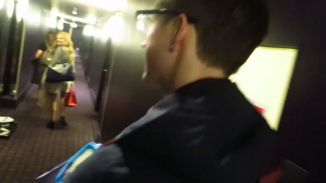 Niomi and Marcus try to do Jim's wink смотреть онлайн
