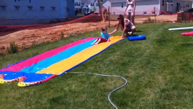 Slip and Slide and fall on your butt! смотреть онлайн