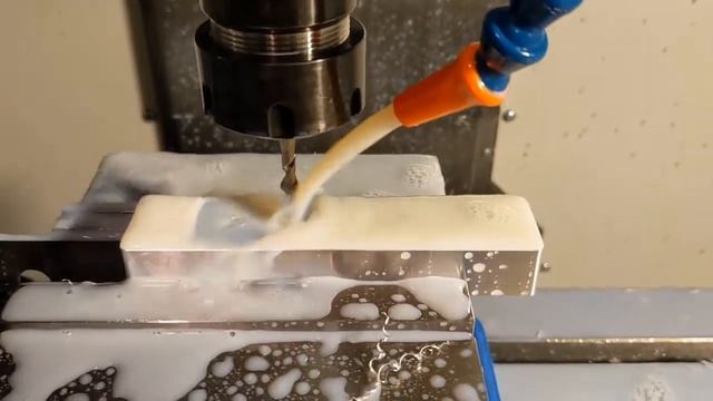 BlueFin CNC Haas Super Mini Mill Rigid Tapping смотреть онлайн