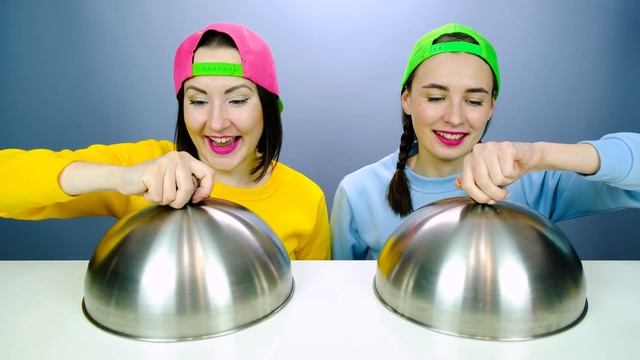 BIG vs SMALL FOOD CHALLENGE 대왕 음식 챌린지 by Pico Pocky смотреть онлайн