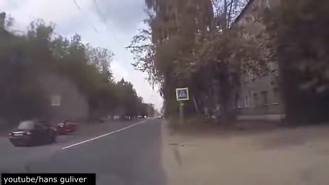 Stupid overtaking in Mercedes doesnt pay offs смотреть онлайн