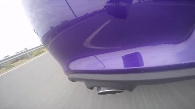 Charger SRT8 vs RangeRover Sport Supercharge Exhaust Sound Offboard смотреть онлайн