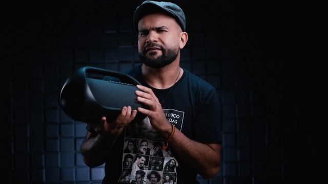 LG XG8T ( R$1600,00)  VS TRONSMART Bang UPGRADED ( R$600,00)