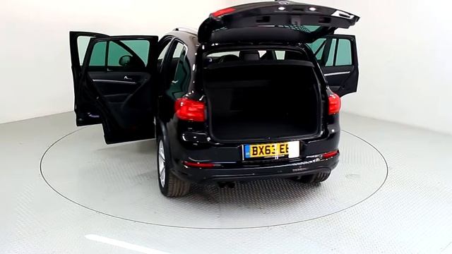 Volkswagen Tiguan 2.0 TDI BlueMotion Tech R-Line 4Motion 5dr FROM USED CARS OF BRISTOL BX63 EEJ смотреть онлайн