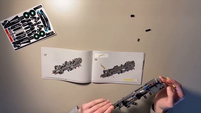 Mercedes-AMG F1 W14 PULL BACK LEGO TECHNIC 42165 building time-lapse смотреть онлайн