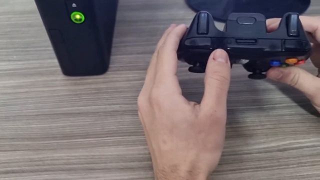 Como Sincronizar Controle de Xbox 360 Com o Console. смотреть онлайн