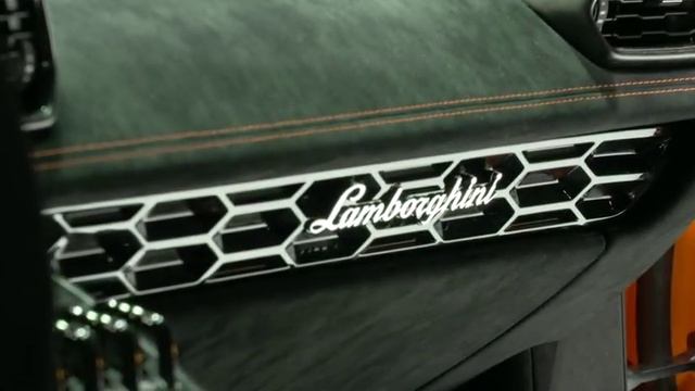 Lamborghini Huracán Performante interior смотреть онлайн