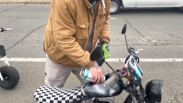 Mini Bike Life Ep1: Buster Blew a Bearing смотреть онлайн