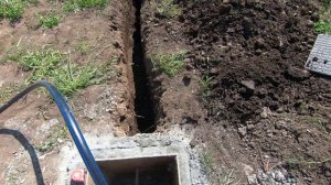 Сам сделал обустройство скважины и ввод воды в гостевой дом