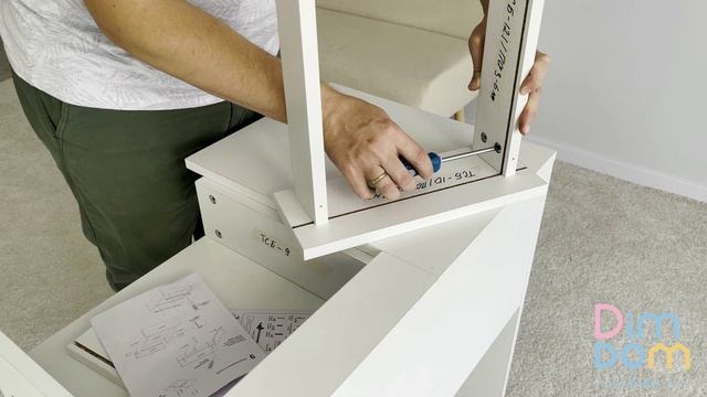 Видеоинструкция по сборке: Туалетный столик Брайн смотреть онлайн