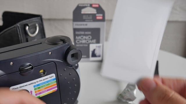 Testing Fujifilm Instax Monochrome Film смотреть онлайн