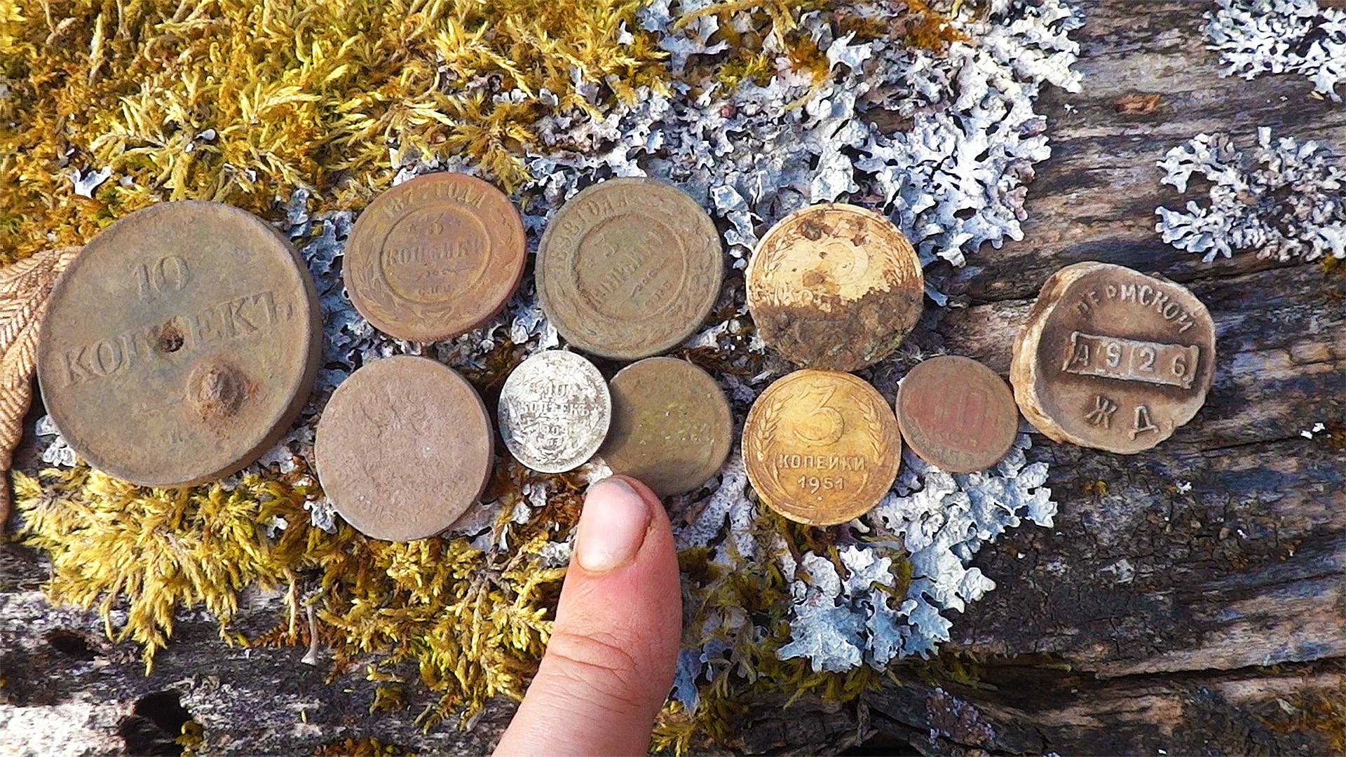 Невероятный коп монет на одной лесной деревне. С металлоискателем XP Deus 2 смотреть онлайн
