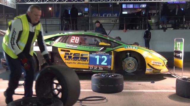 24 H Dubai 2015 Lamborghini Huracan Leipert Motorsport (pneus, plaquettes et disques) смотреть онлайн