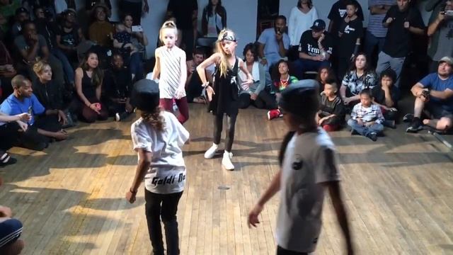 Aye K & Phoenix Lil Mini battle Logistx and Goldirox vid 2 смотреть онлайн