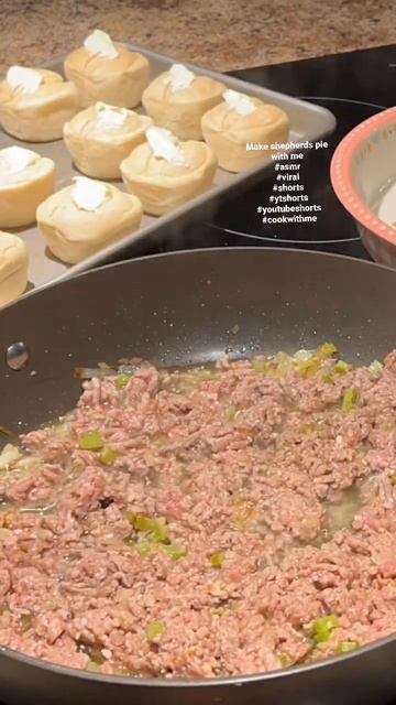 Make a shepherds pie with me #youtubeshorts #shorts #asmr #viral #ytshorts #cookwithme смотреть онлайн