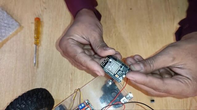 ESP32 CAM Car | SPY Camera Car | RC Car смотреть онлайн