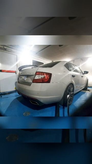 Skoda - Octavia VRS 245cv SGtuners Stage 2   338cv - 500nm (Crackles flames - Only mode Sport) смотреть онлайн